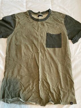 KR3W Olive Two-Tone Short Sleeve Pocket Tee